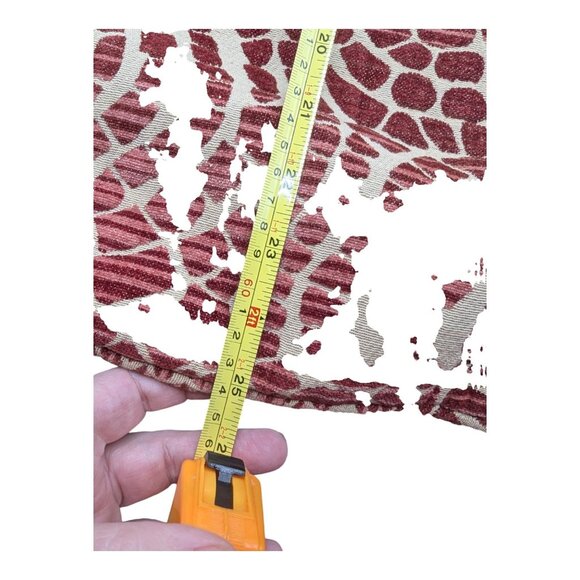 2 Chelsea Home Fashions Red Beige Giraffe Print Pillow Covers Hidden Zipper - Picture 3 of 7